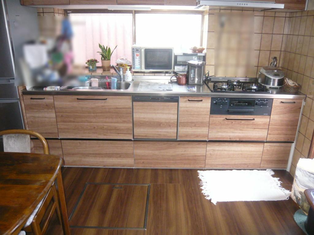 浜松市中区和地山町のT様キッチンリフォーム、LDK内装リフォーム、フローリング上張り、寒さ対策リフォームの施工事例